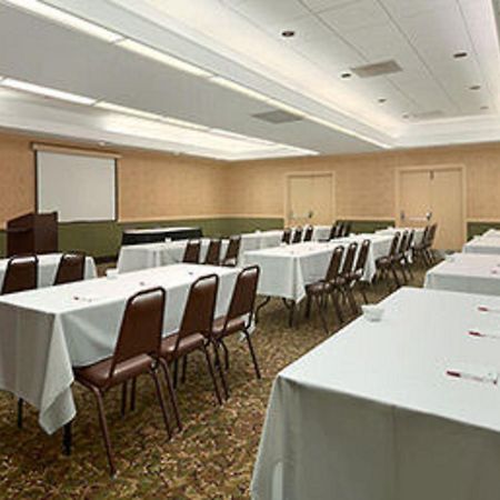 Ramada Burlington Hotel And Conference Center Zewnętrze zdjęcie
